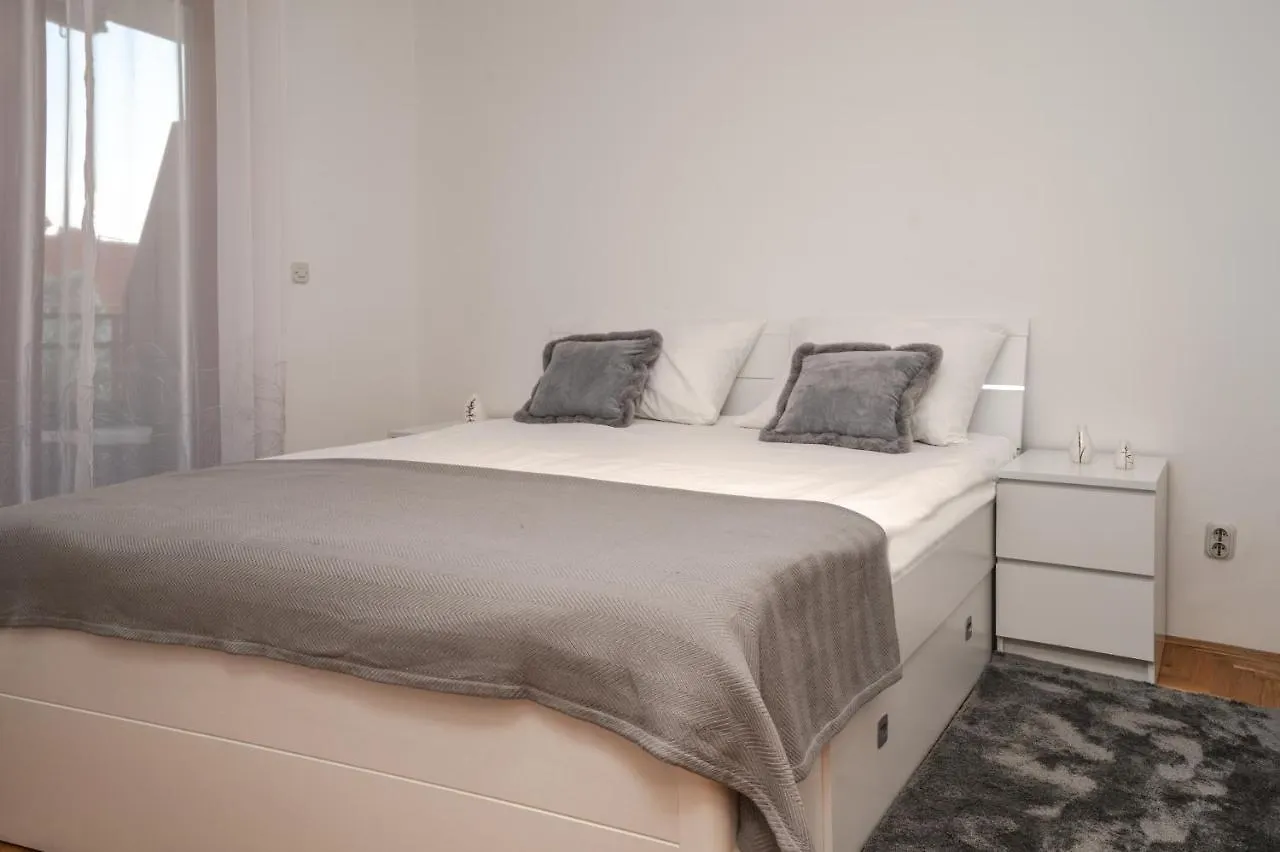 Apartment Nia Rabac