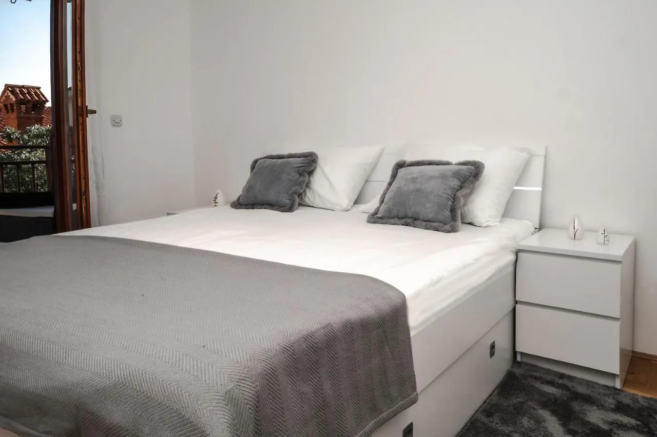 Apartment Nia Rabac